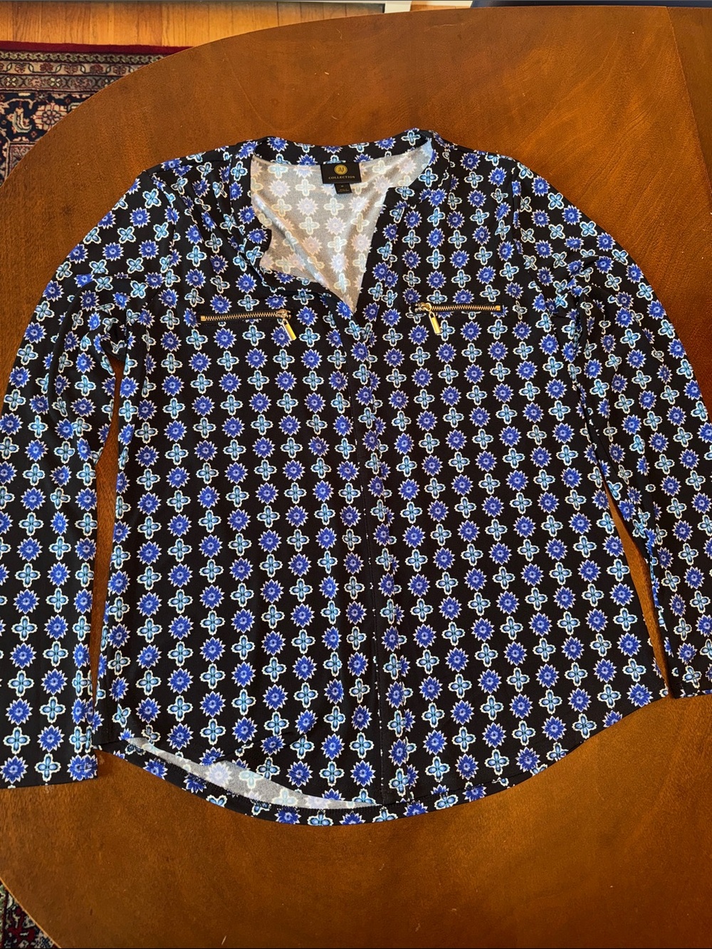 Womens Black & Blue Printed Zip-Accent Blouse